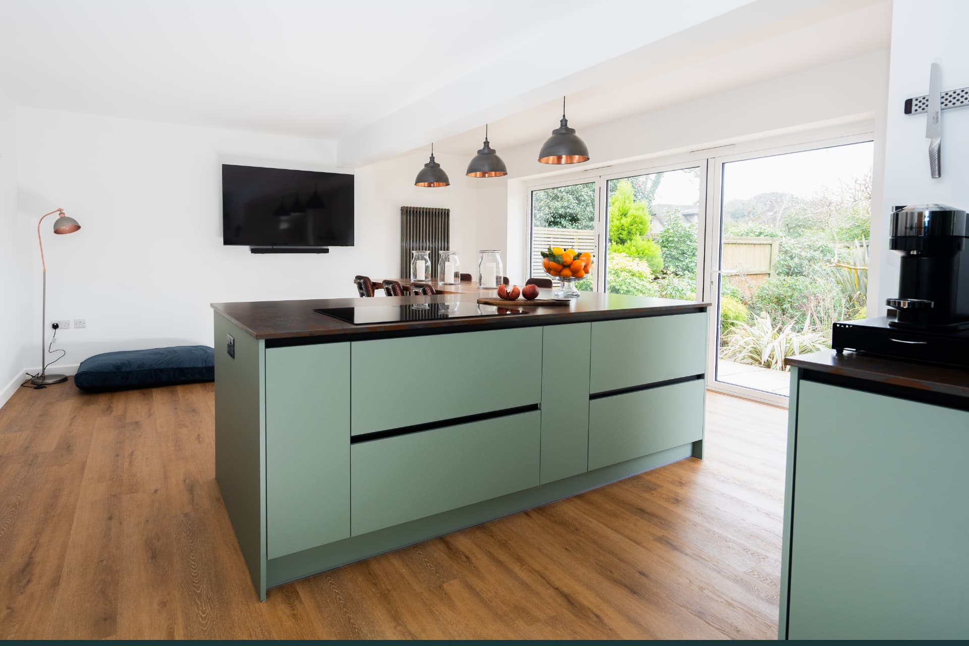 Modern Green Kitchen, Kitchens project in Highcliffe, Dorset